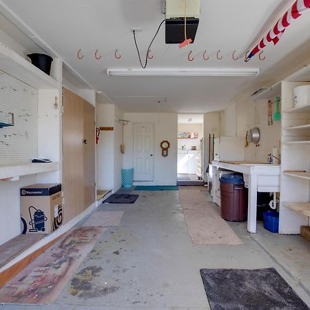 Bay City Vacation Rental Escape About 5 Mi To Marina! ภายนอก รูปภาพ