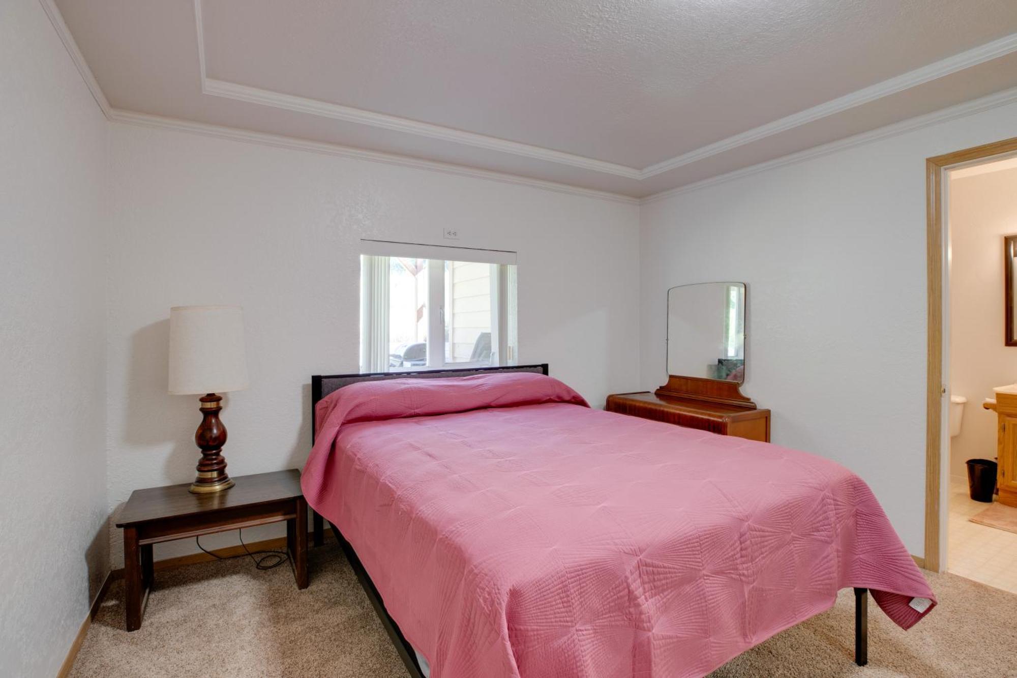 Bay City Vacation Rental Escape About 5 Mi To Marina! ภายนอก รูปภาพ